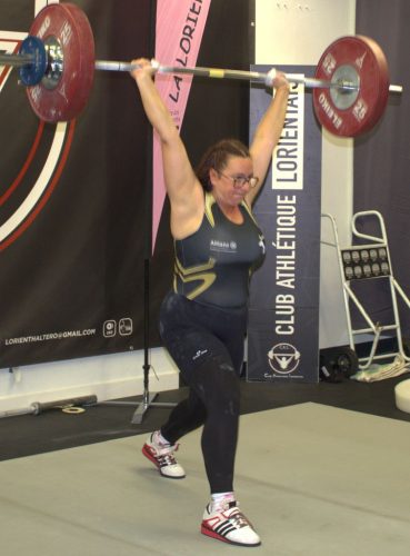 Hé oui tu peux jeter en te réceptionnant bien dessous la barre. E. Jeté 74kg / Total IWF 145.27pts